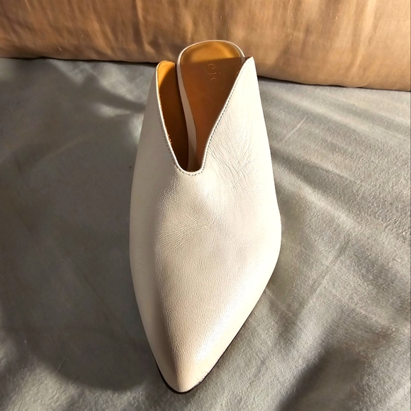 Joie White Leather Pointed Kitten Heels - Size 7 - Picture 11 of 11